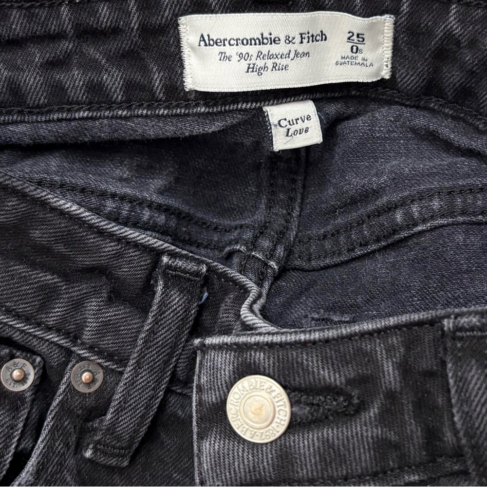 Abercrombie 90s Relaxed High Rise 99% Cotton Black Wash Curve love Jean 25 short